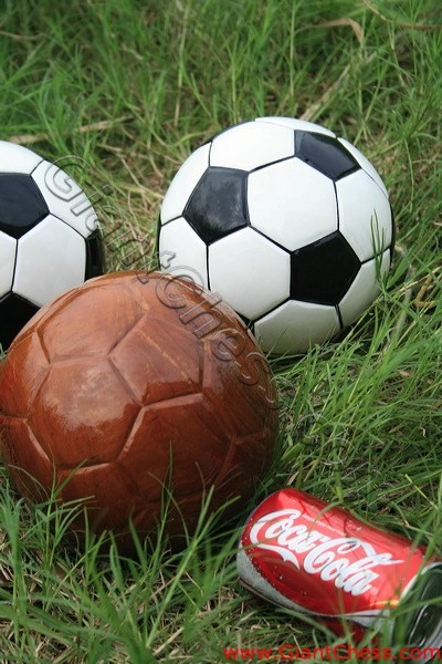 natural_teak_soccer_ball_01.jpg