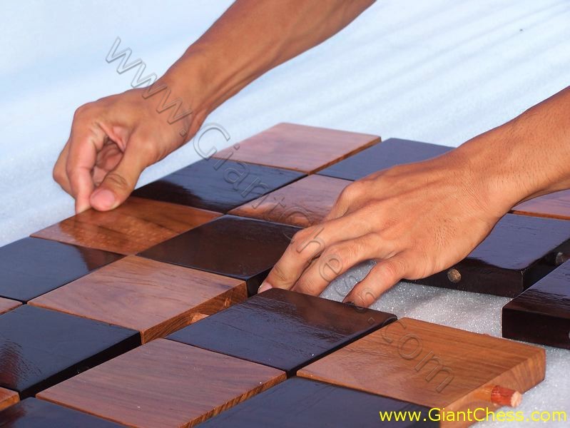 wooden_chess_board_01.jpg